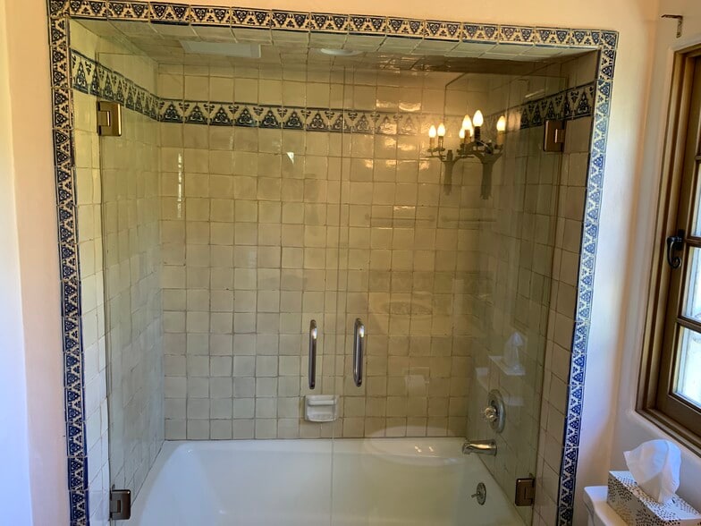 Building Photo - 17 Encina Dr