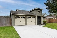 Building Photo - 1306 Mimosa Rd