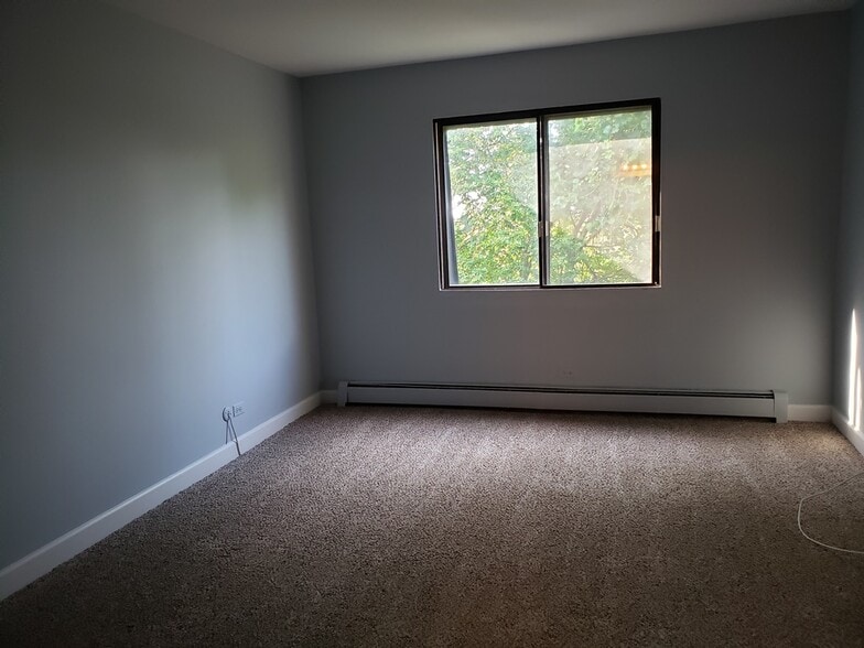 Building Photo - 865 Westmoreland Dr