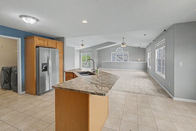 Building Photo - 106 Essex Ln