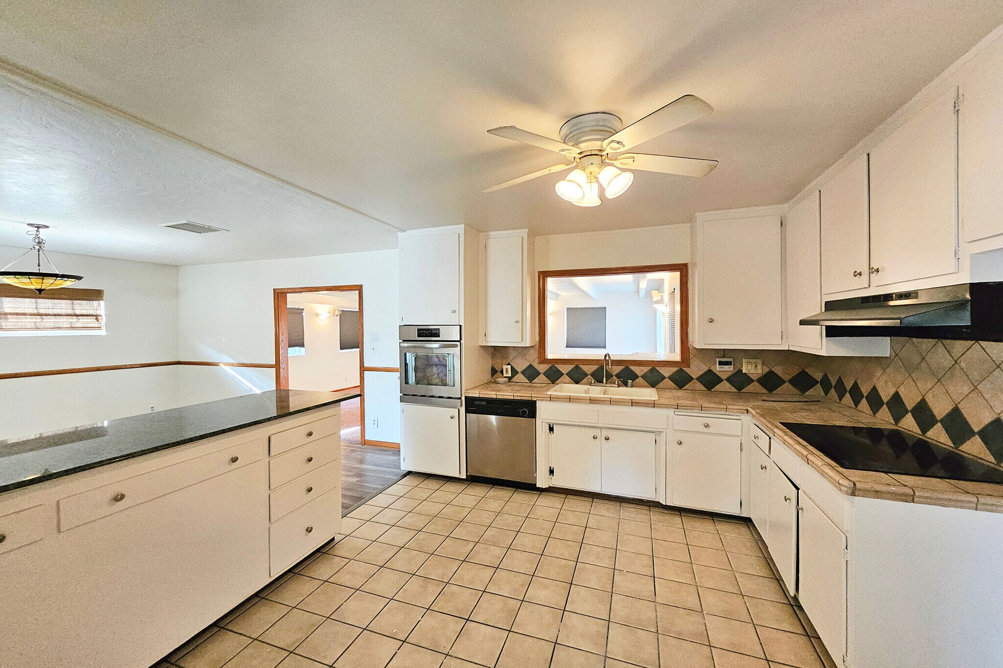 Building Photo - 9321 Donna Ave