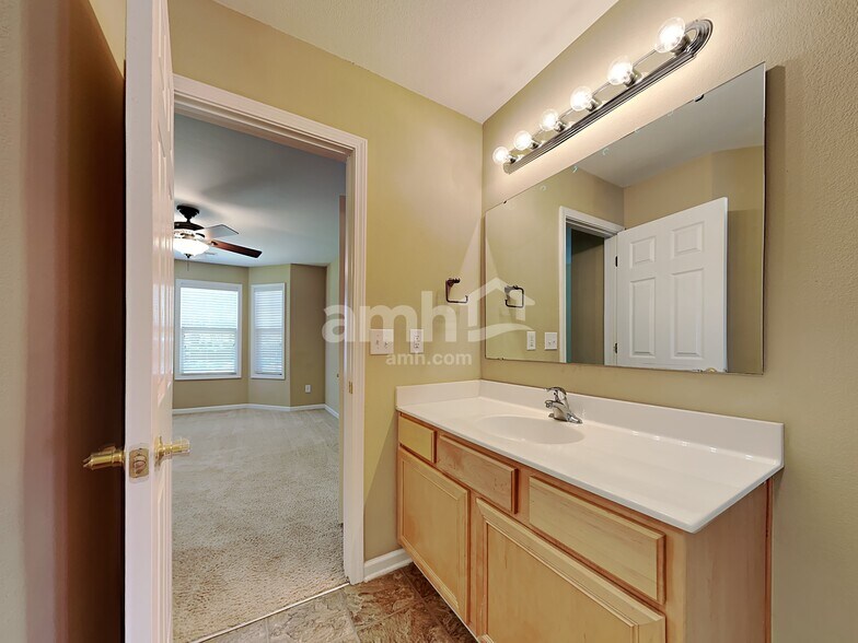 Building Photo - 118 Greenway St