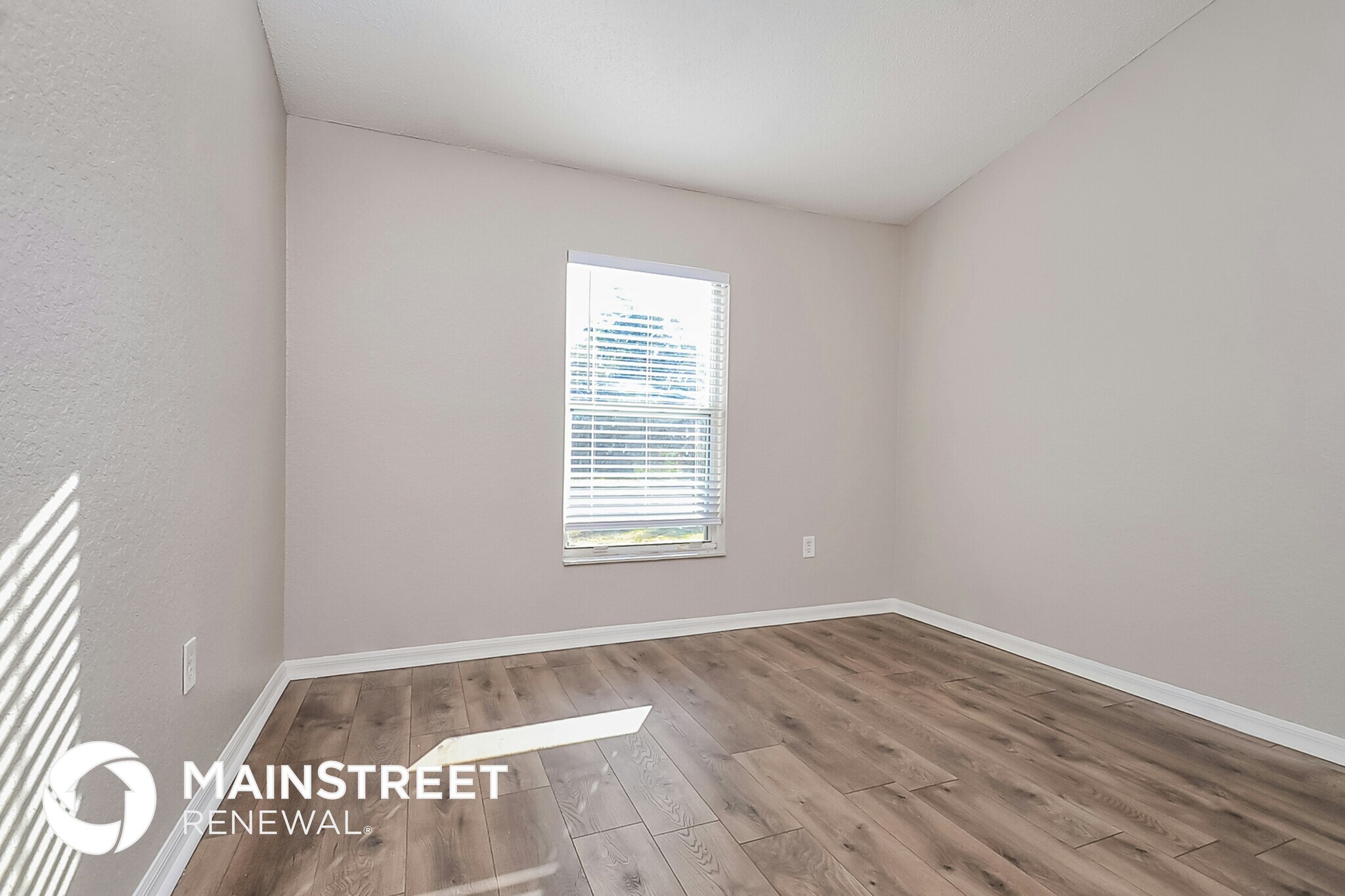 Building Photo - 3702 Imperial Dr