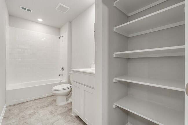 Building Photo - 5808 Piedrosa Ct