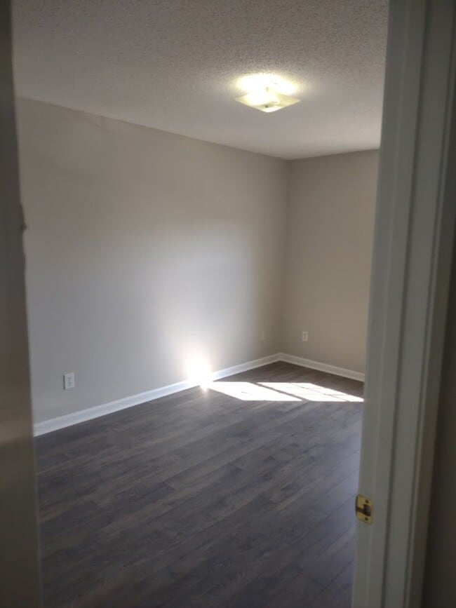 Building Photo - Wonderful Four Bedroom Home in Northeast C...