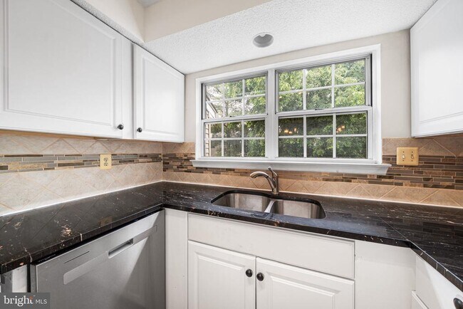Building Photo - 12109 Green Ledge Ct