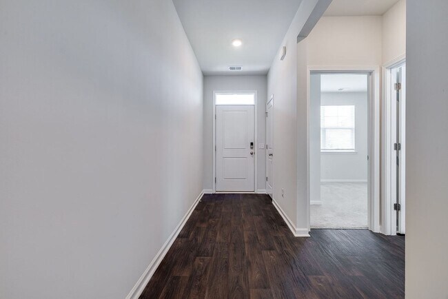 Building Photo - Stylish 4-Bed 2 Bath Ranch Home with Moder...