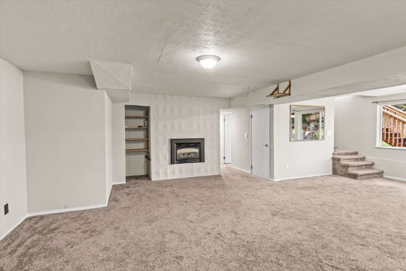 Building Photo - 10914 93rd Ave SW