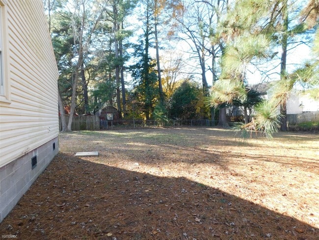 Building Photo - 2 br, 1 bath Duplex - 4240 Taylor Rd Apt B
