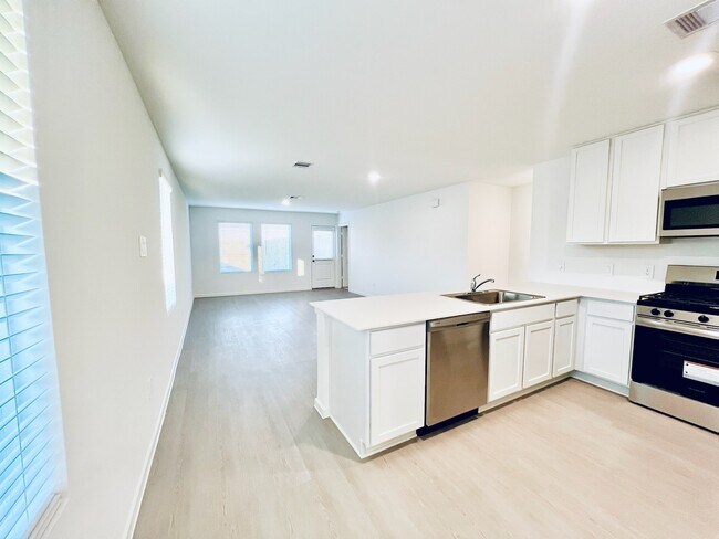 Building Photo - 1359 Diamond Carnation Dr