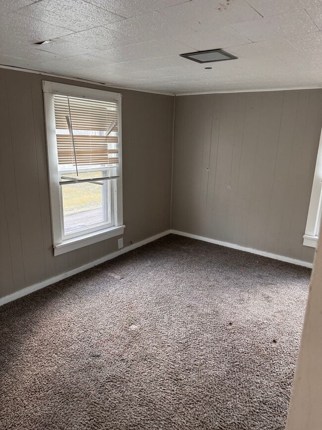 Building Photo - 214 Bentley Ave