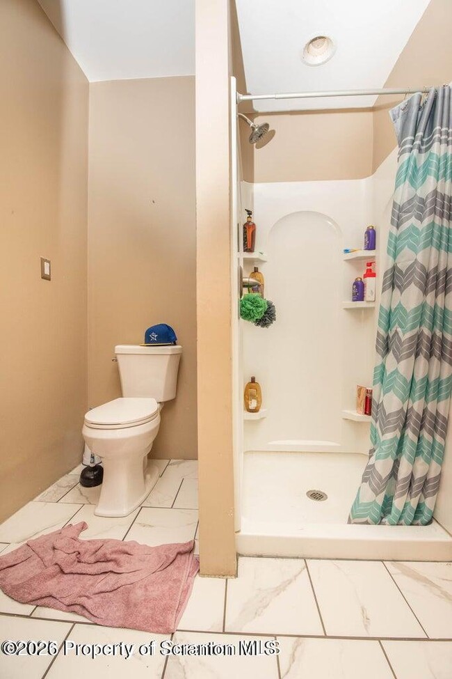 Building Photo - 947 William St