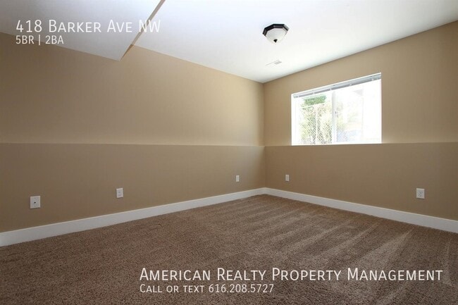 Building Photo - 418 Barker Ave NW