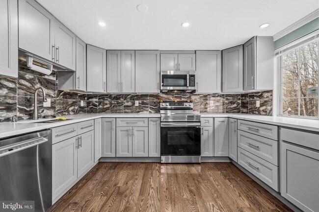 Building Photo - 104 Barksdale Pl