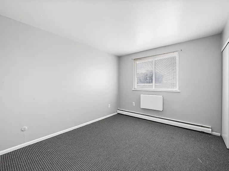 Building Photo - 1412 72nd Ave