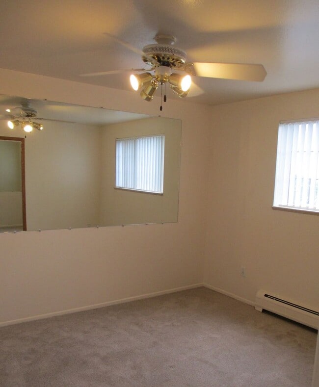 Building Photo - TOP FLOOR South Boulder 1 BD AVAILABLE NOW...