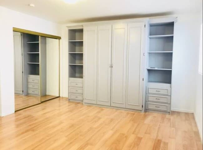 Building Photo - 403 S Alvarado St