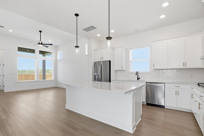 Building Photo - 881 Prominence Wy