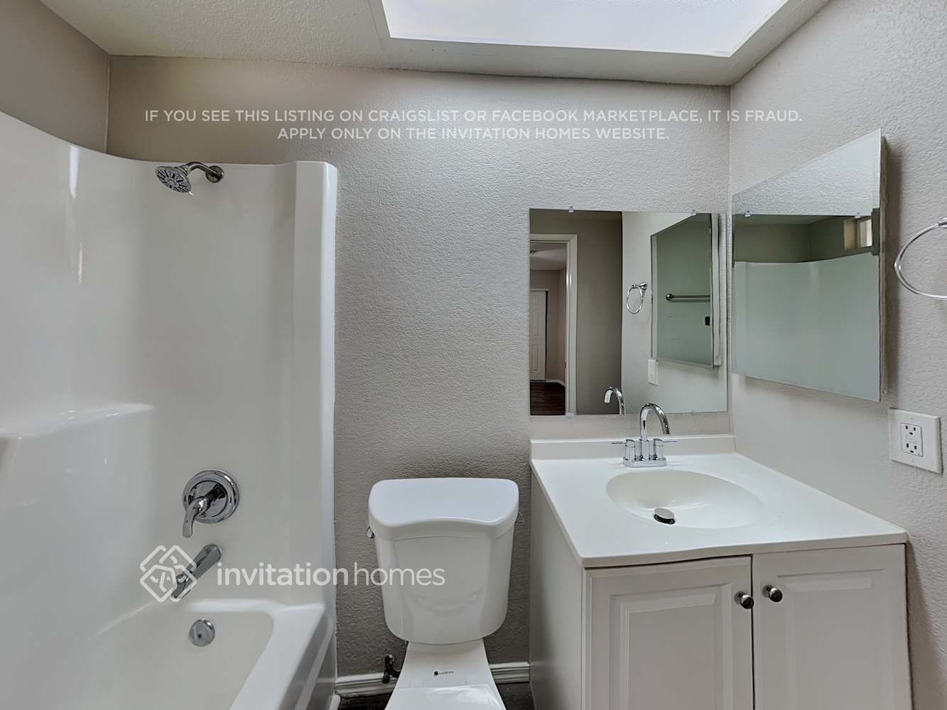 Building Photo - 1624 W Behrend Dr