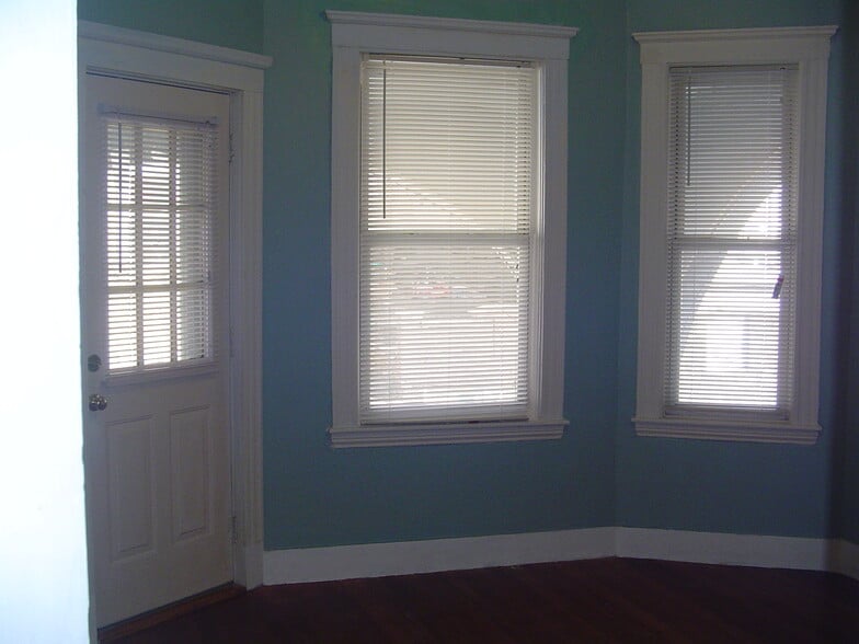 Building Photo - 73 Cottage St