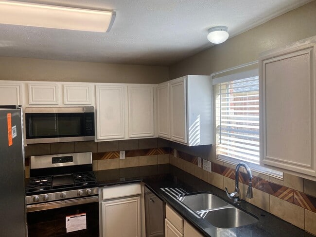 Building Photo - 4026 Clayton Bend Ct