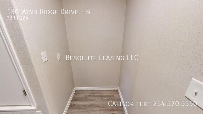 Building Photo - 130 Wind Ridge Dr