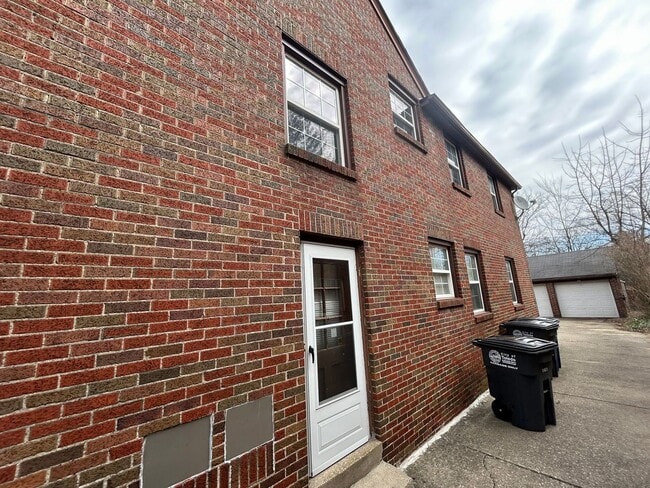 Building Photo - 2734 Powhattan Pkwy