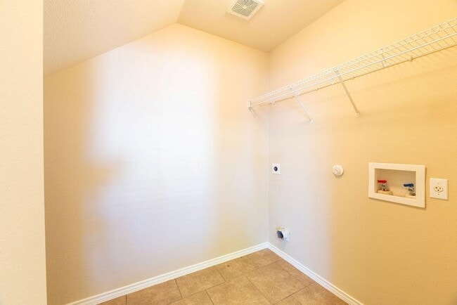 Building Photo - 6609 Plains Crest Dr