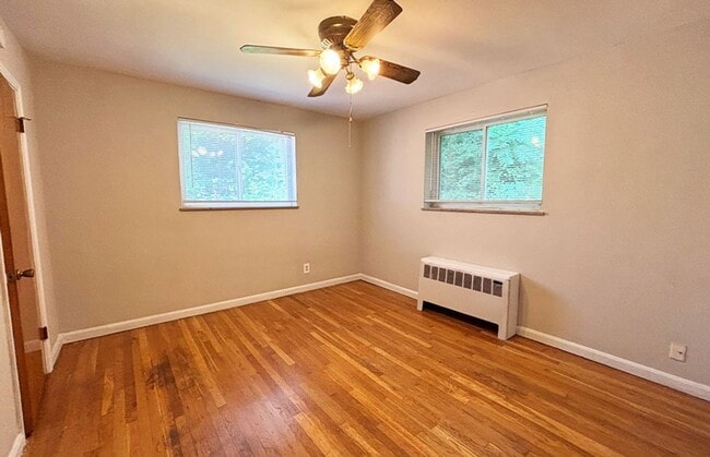 Interior Photo - Lowell 510