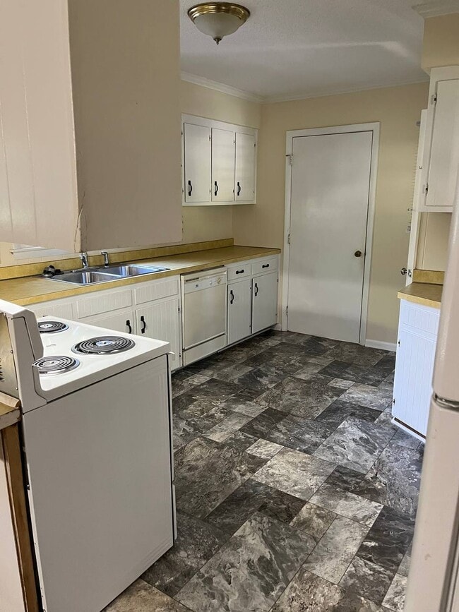 Building Photo - 302 Satterwhite Dr