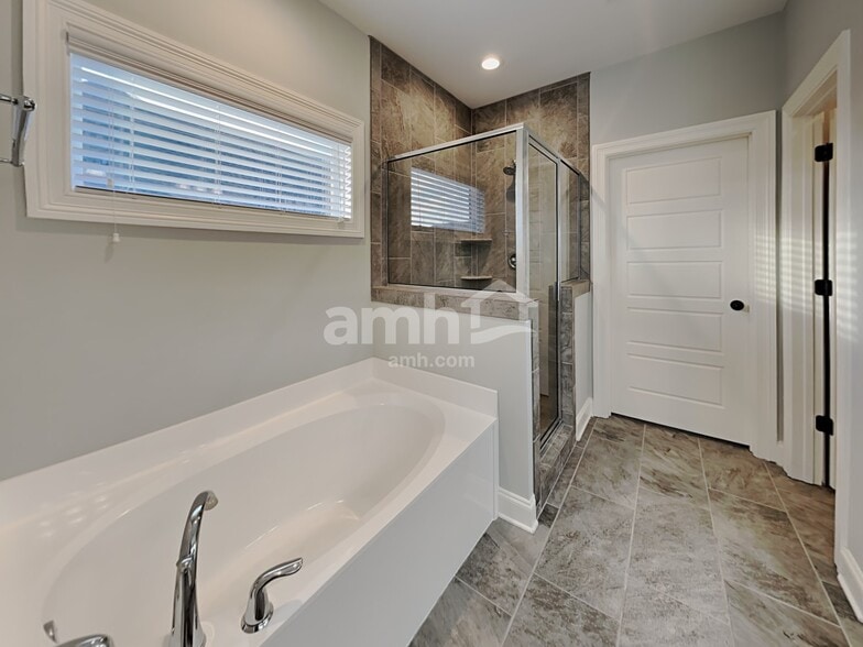 Building Photo - 4231 Vineyard Dr