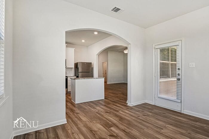 Building Photo - 329 Bearman Dr