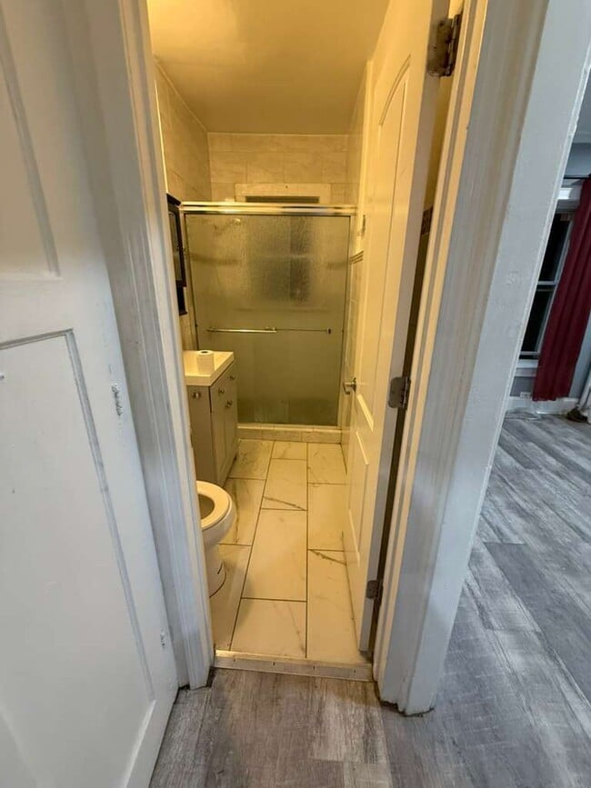 Building Photo - 1707 W Wallen Ave