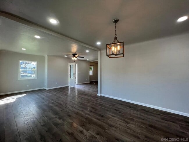 Building Photo - 554 Glover Ave