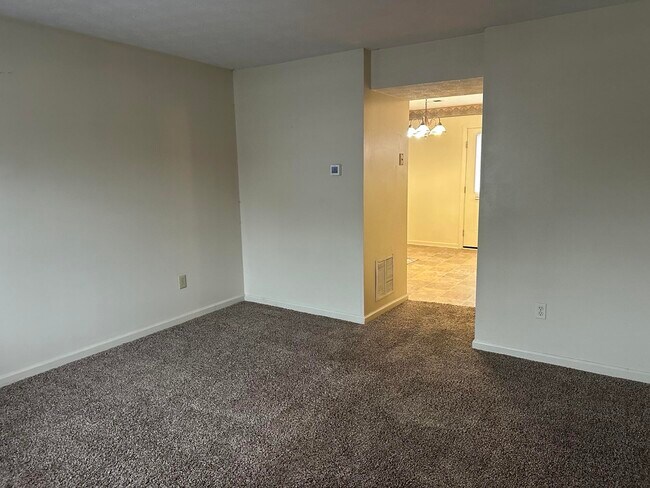 Building Photo - 200 McDaniel Ave