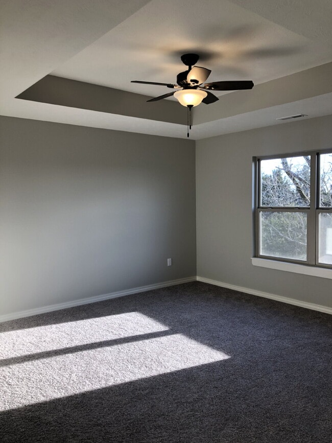 Building Photo - Open living concept- 3BR/2BA with unfinished basement