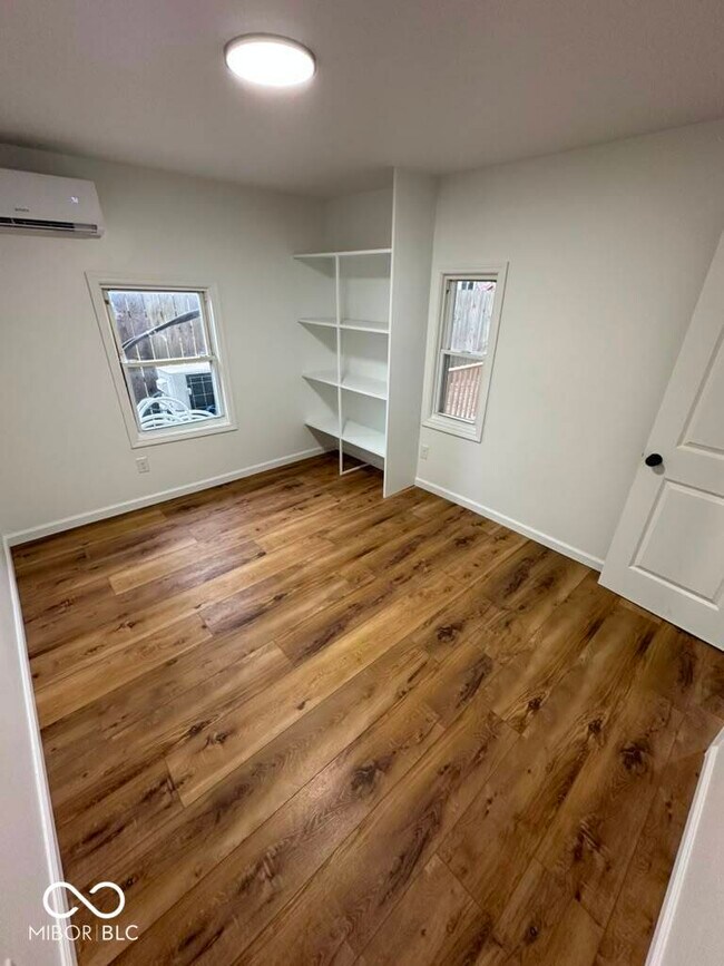 Building Photo - 1007 S Rybolt Ave