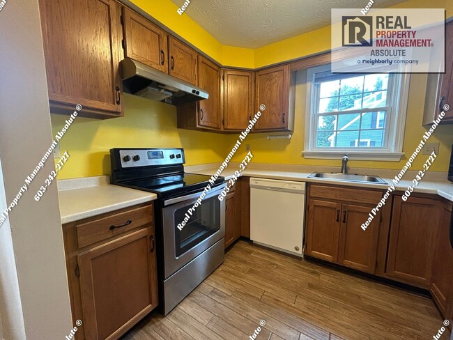 Building Photo - Renovated Townhome in Prime Location