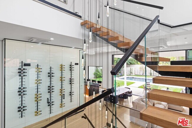 Building Photo - 4535 Haskell Ave