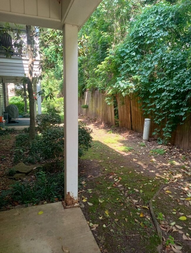 Building Photo - Now Available – 1-Level Condo in Alexandria, LA | $1,250/month