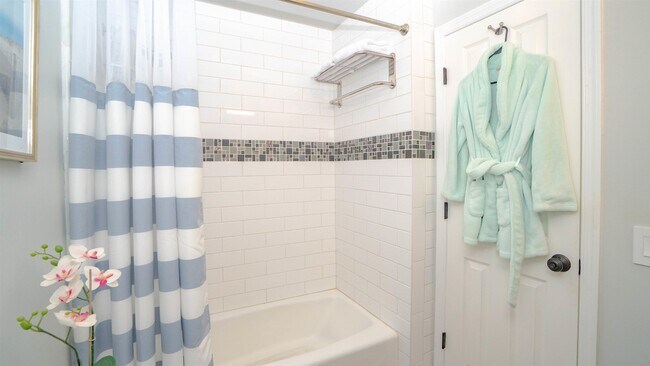 Building Photo - 134 Garden St