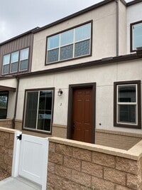 Building Photo - Beautiful 3 bed, 3 bath home in new community!