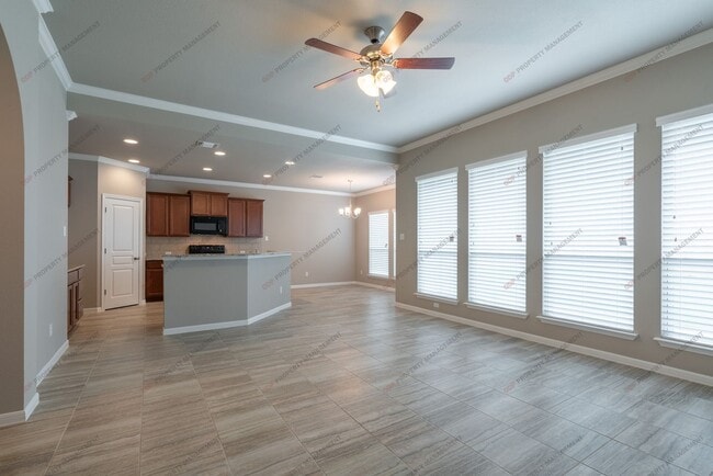 Building Photo - 727 Cross Dr.
