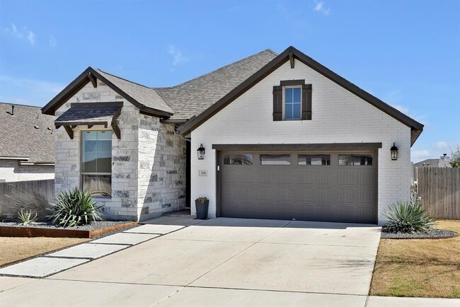 Building Photo - 378 Carpenter Hill Dr