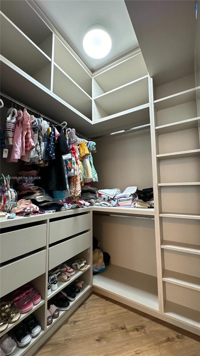 Building Photo - 20000 E Country Club Dr