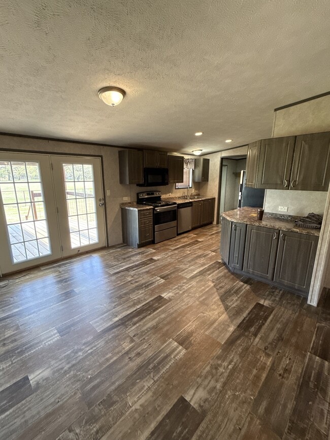 Building Photo - 894 FM 1395