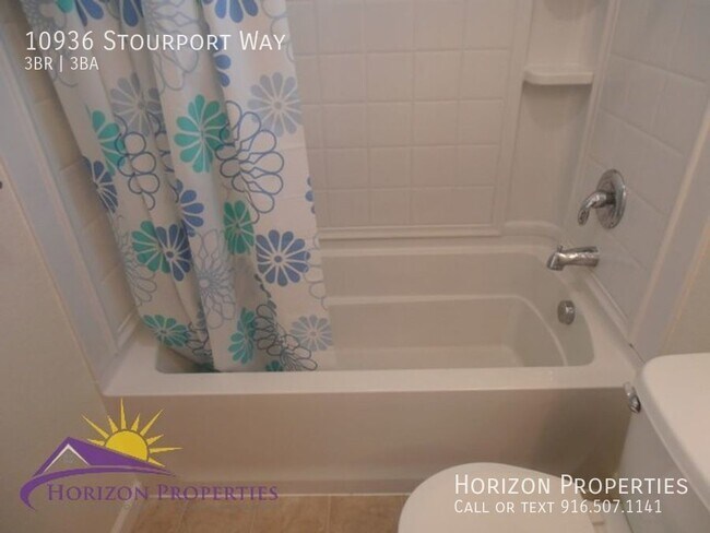 Building Photo - Modern Two-story 3 Bed 2.5 Bath 1,374 sqft...