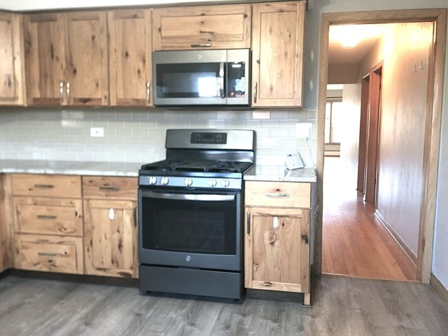 Building Photo - 6408 W Raven St