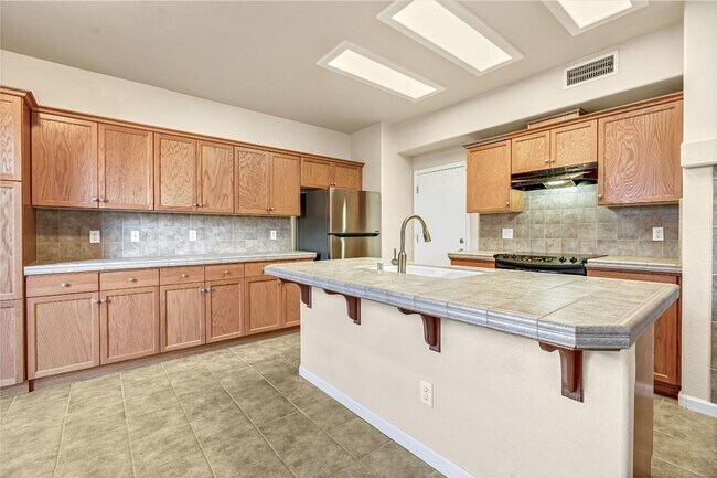 Building Photo - 5629 N Citrus Ln