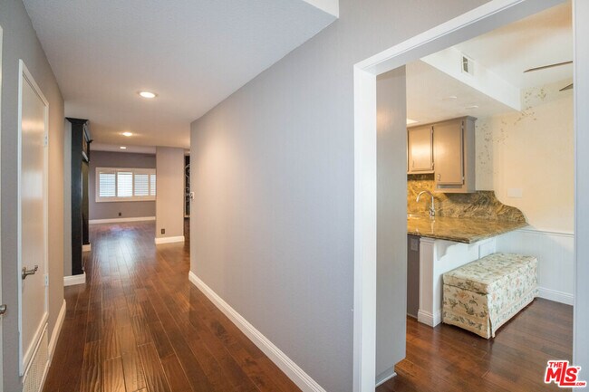 Building Photo - 4355 Ventura Canyon Ave